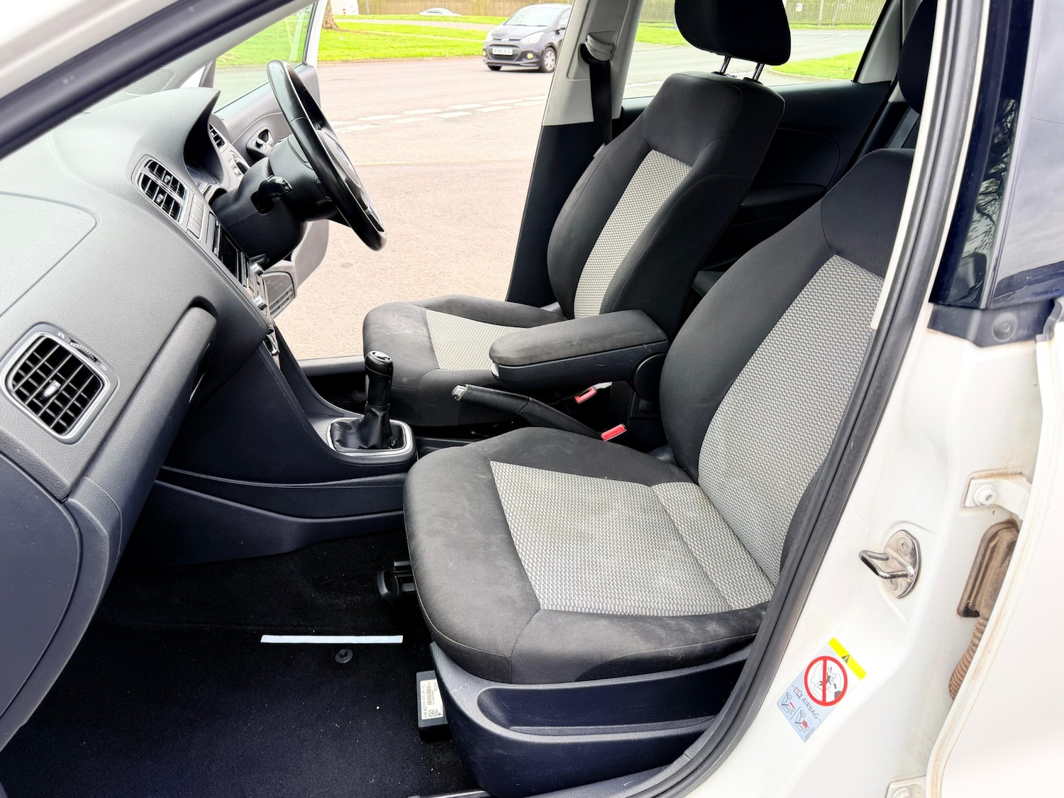 Used Volkswagen Polo 2011 for sale - 77959258: Photo 29