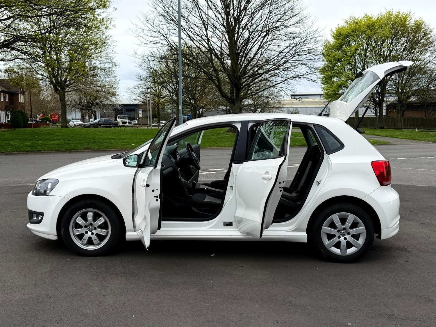 Used Volkswagen Polo 2011 for sale - 77959258: Photo 3