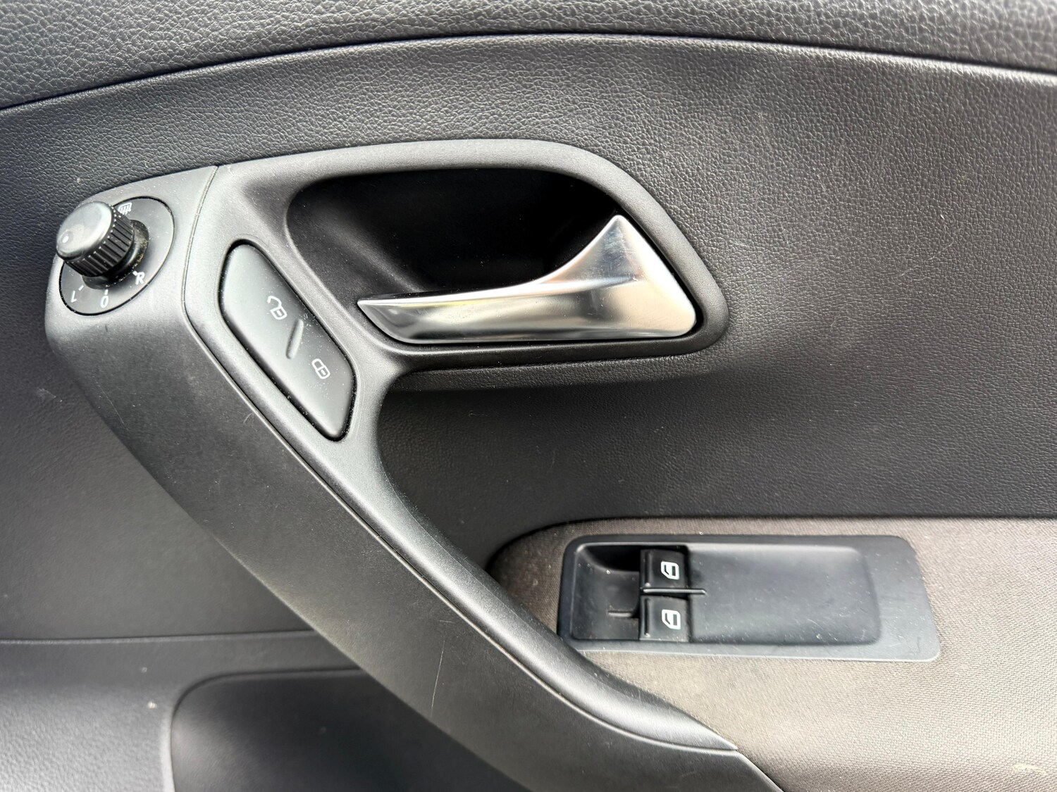 Used Volkswagen Polo 2011 for sale - 77959258: Photo 34