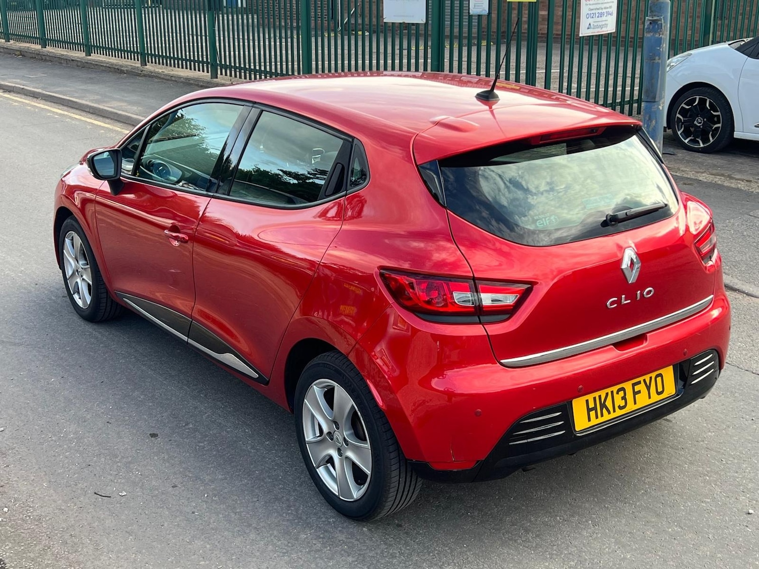 Used Renault Clio 2013 for sale - 76167584: Photo 16
