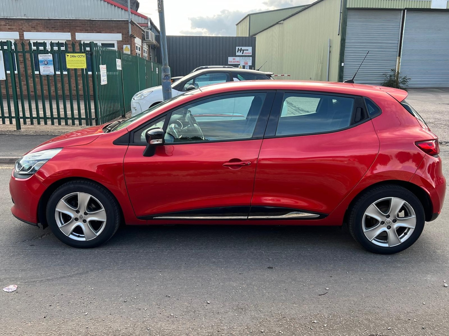 Used Renault Clio 2013 for sale - 76167584: Photo 21