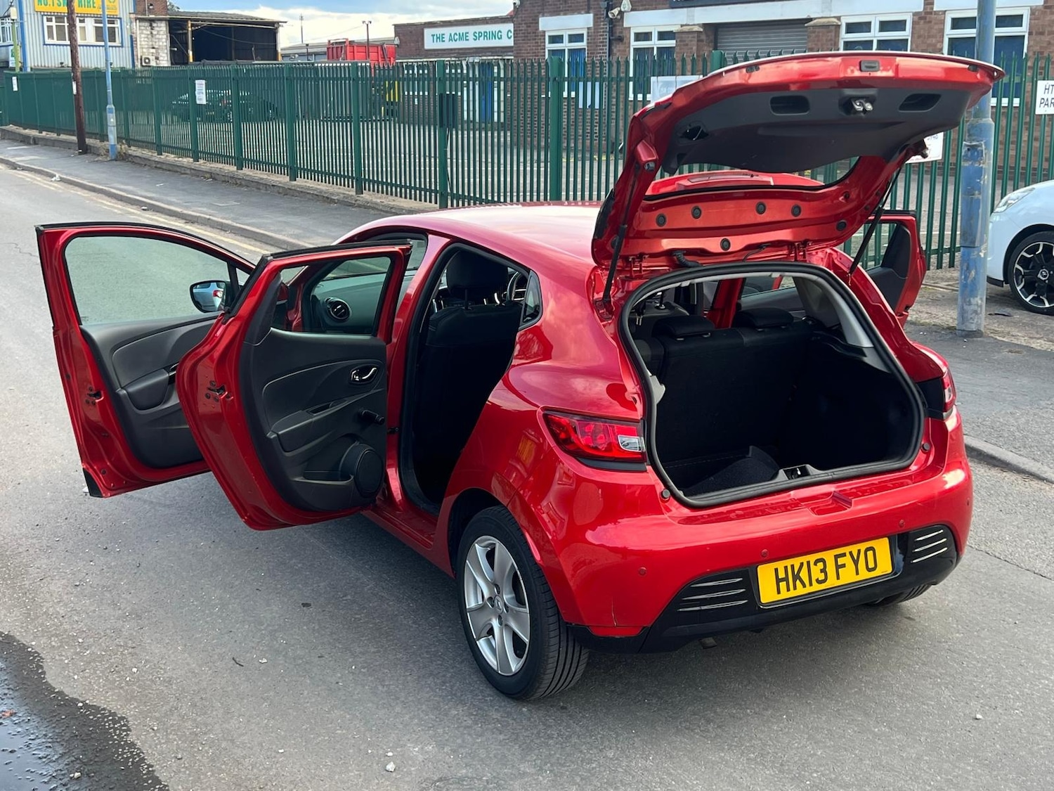 Used Renault Clio 2013 for sale - 76167584: Photo 9