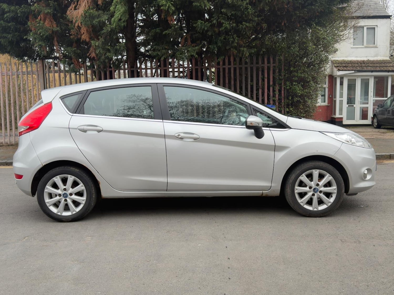 Used Ford Fiesta 2010 for sale - 77613692: Photo 14
