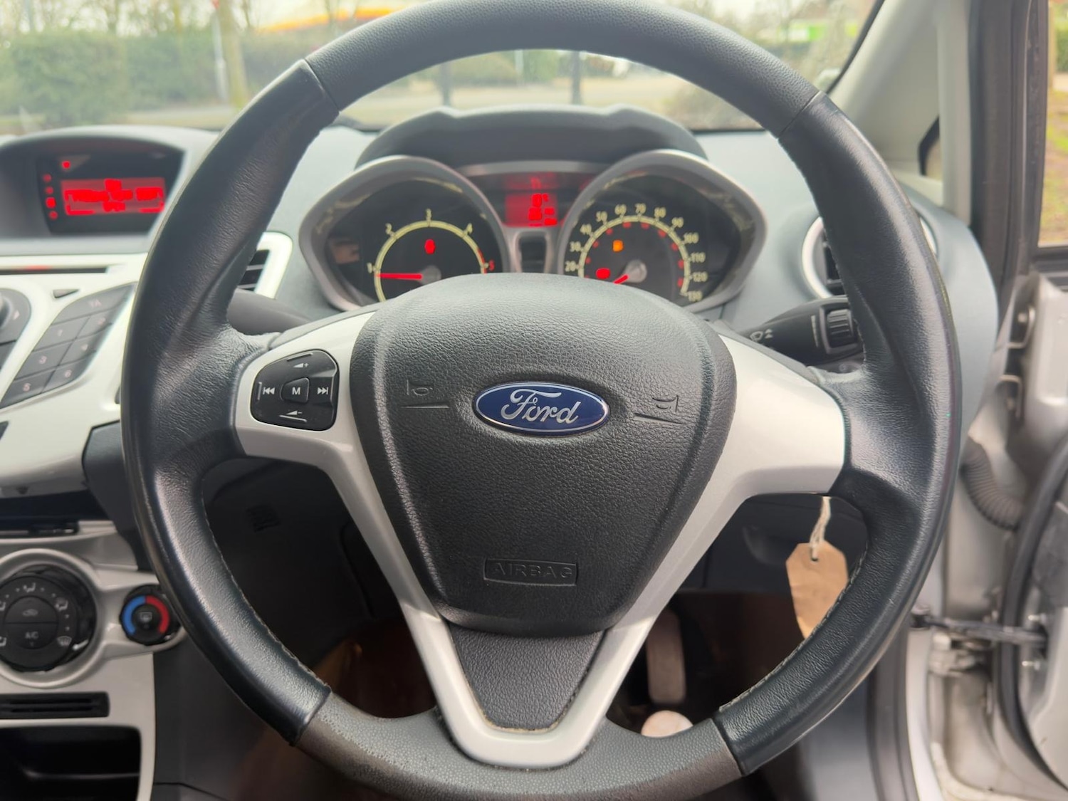 Used Ford Fiesta 2010 for sale - 77613692: Photo 21