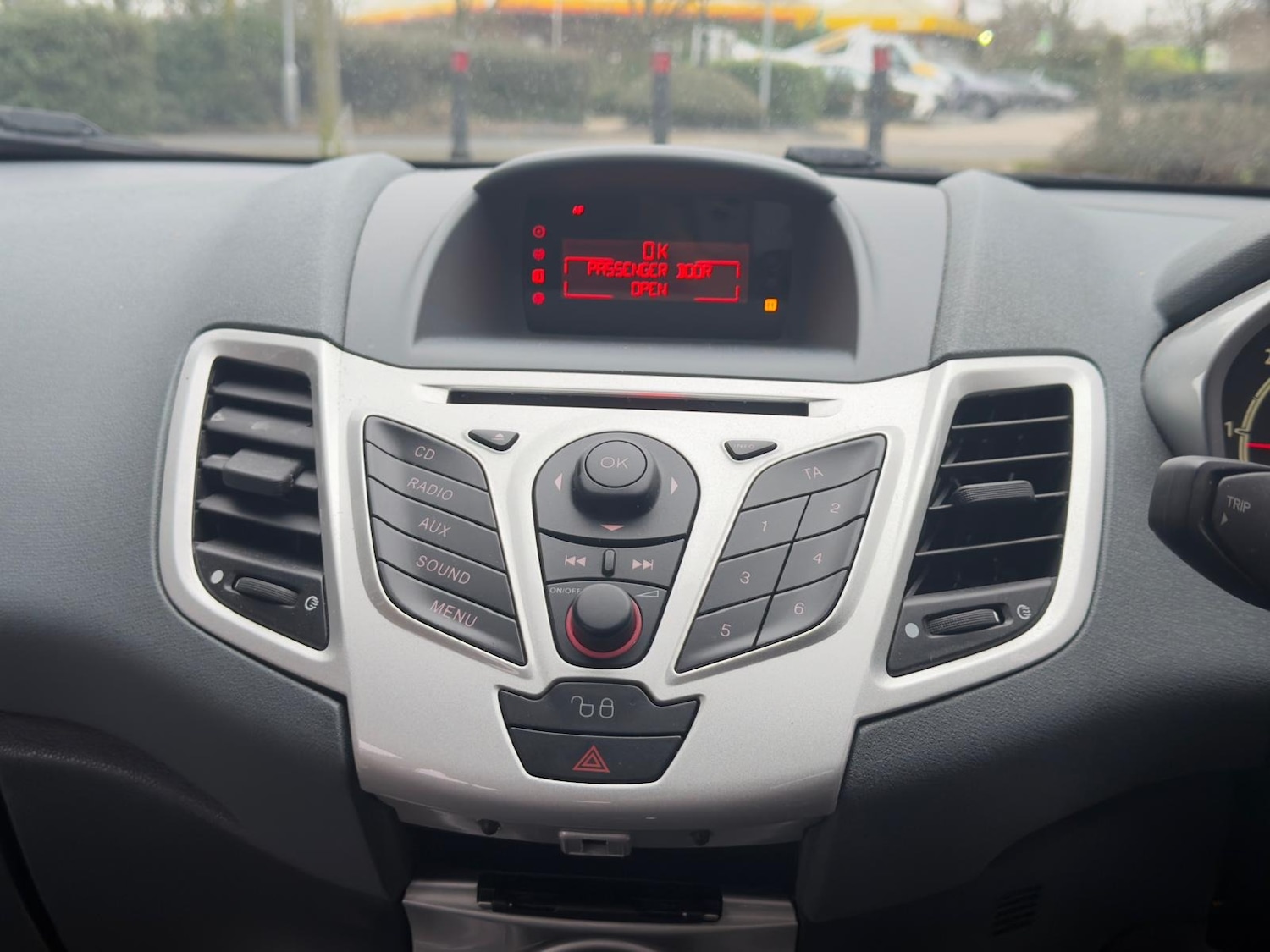 Used Ford Fiesta 2010 for sale - 77613692: Photo 23