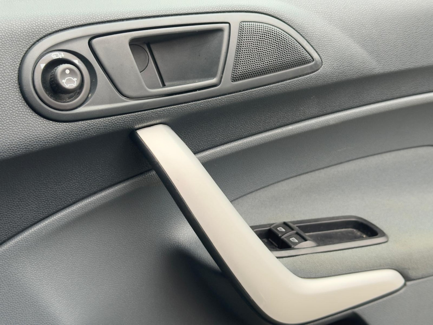 Used Ford Fiesta 2010 for sale - 77613692: Photo 26