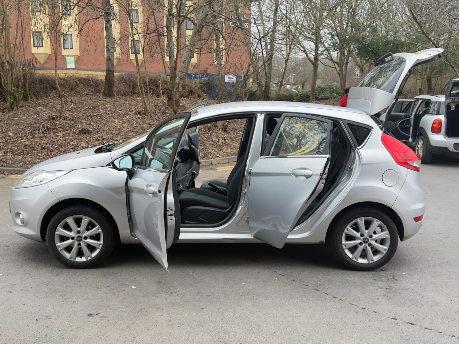 Used Ford Fiesta 2010 for sale - 77613692: Photo 34