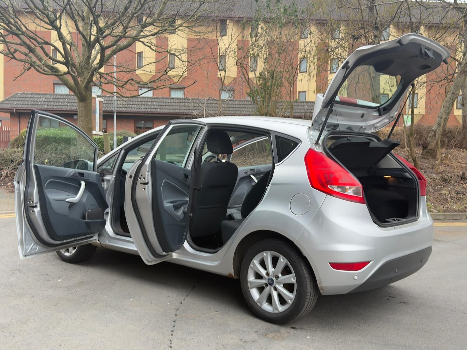 Used Ford Fiesta 2010 for sale - 77613692: Photo 37