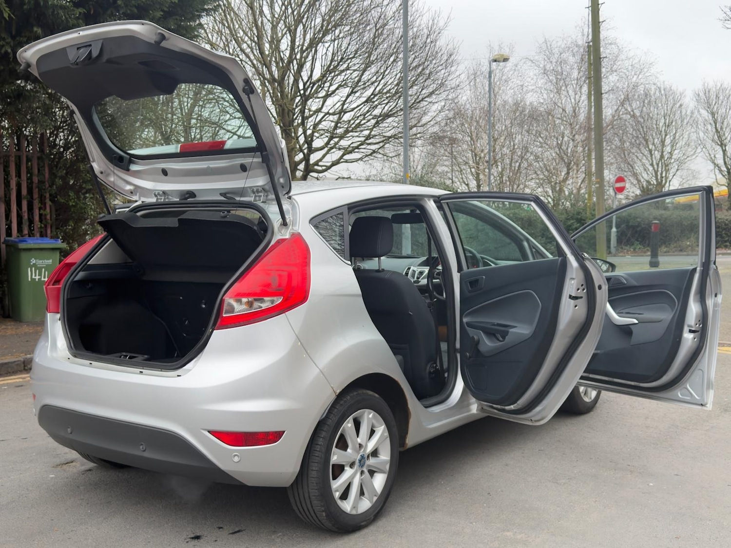 Used Ford Fiesta 2010 for sale - 77613692: Photo 39