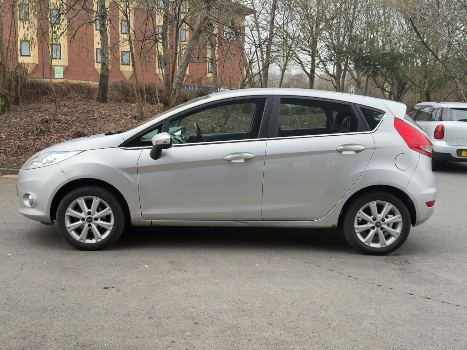Used Ford Fiesta 2010 for sale - 77613692: Photo 4