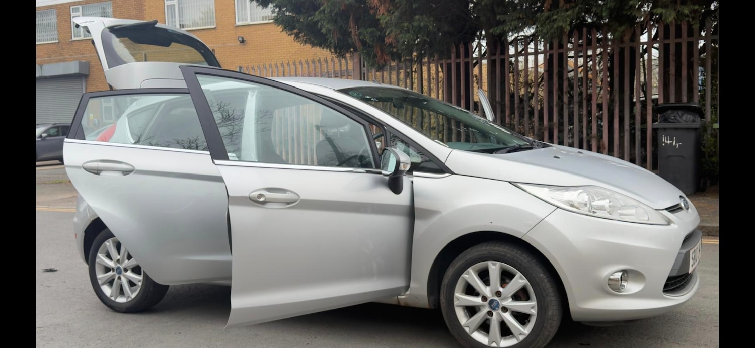 Used Ford Fiesta 2010 for sale - 77613692: Photo 45