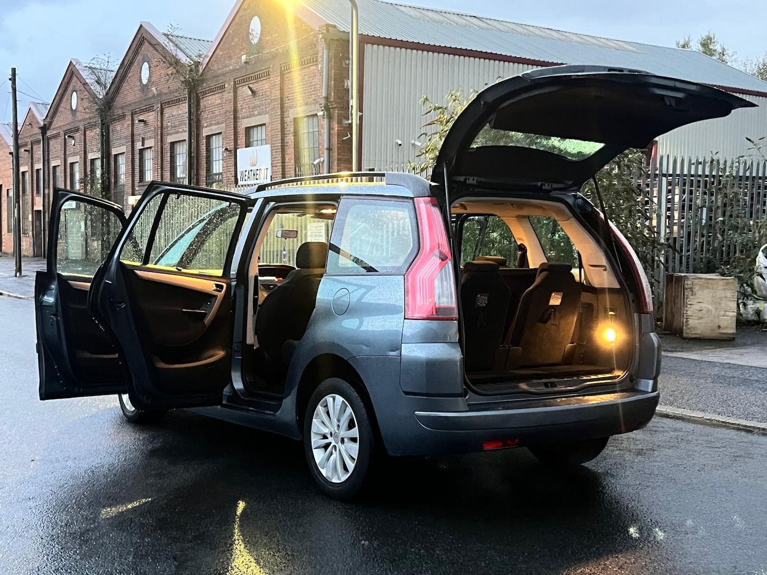 Used Citroen C4 Grand Picasso 2009 for sale - 76447040: Photo 38