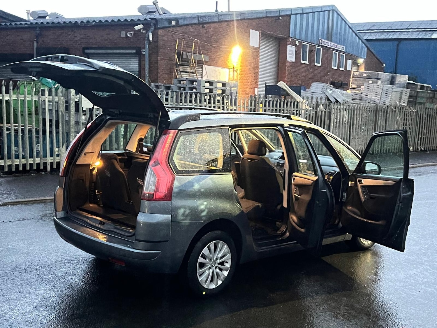 Used Citroen C4 Grand Picasso 2009 for sale - 76447040: Photo 42