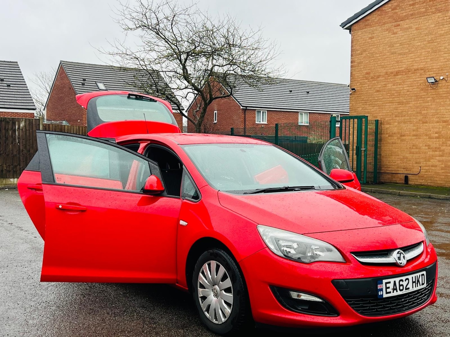 Used Vauxhall Astra 2012 for sale - 77546090: Photo 2