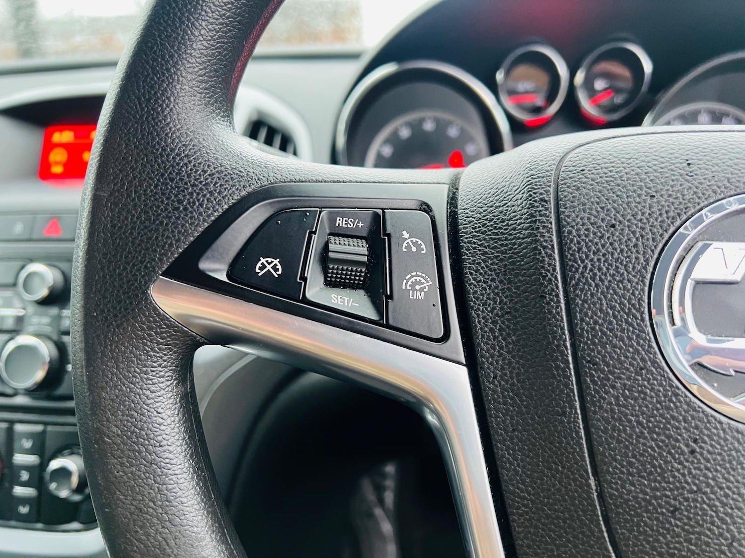 Used Vauxhall Astra 2012 for sale - 77546090: Photo 29