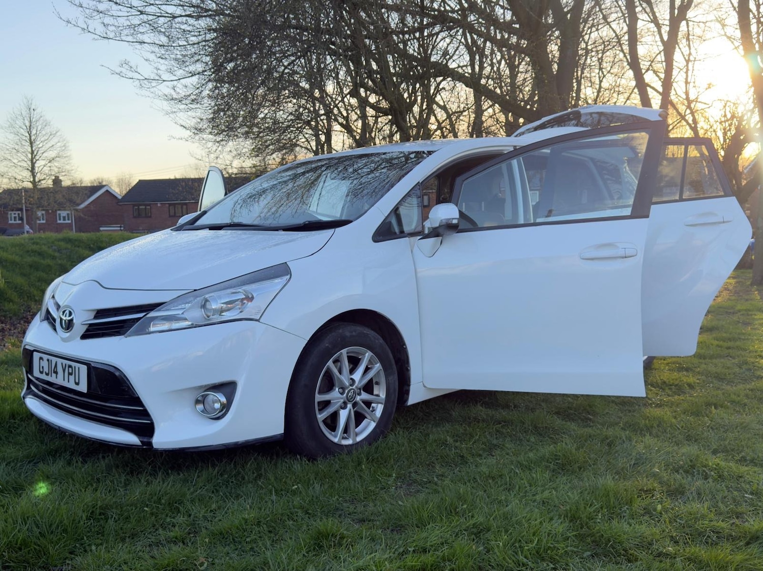 Used Toyota Verso 2014 for sale - 77332361: Photo 13