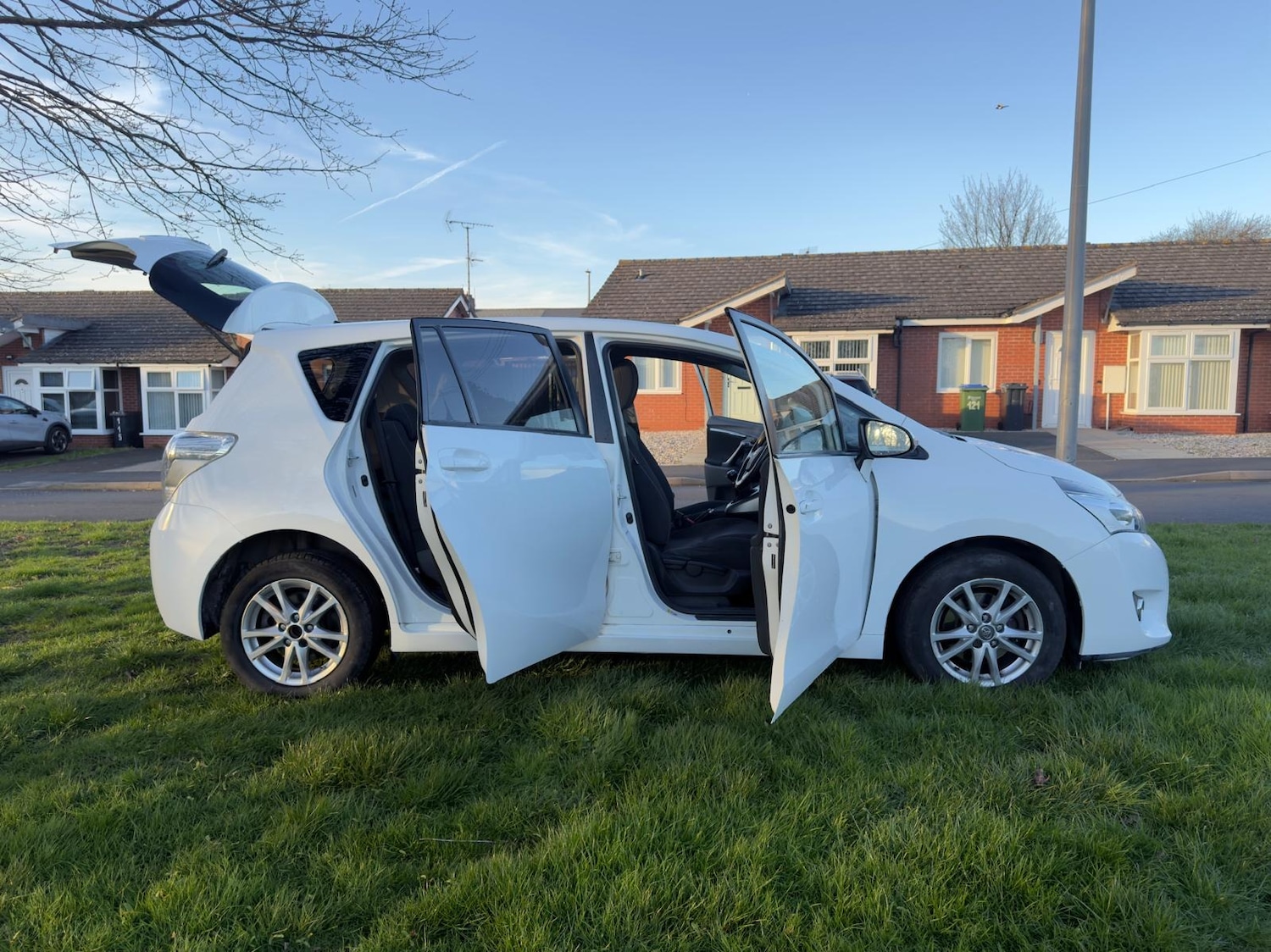 Used Toyota Verso 2014 for sale - 77332361: Photo 28