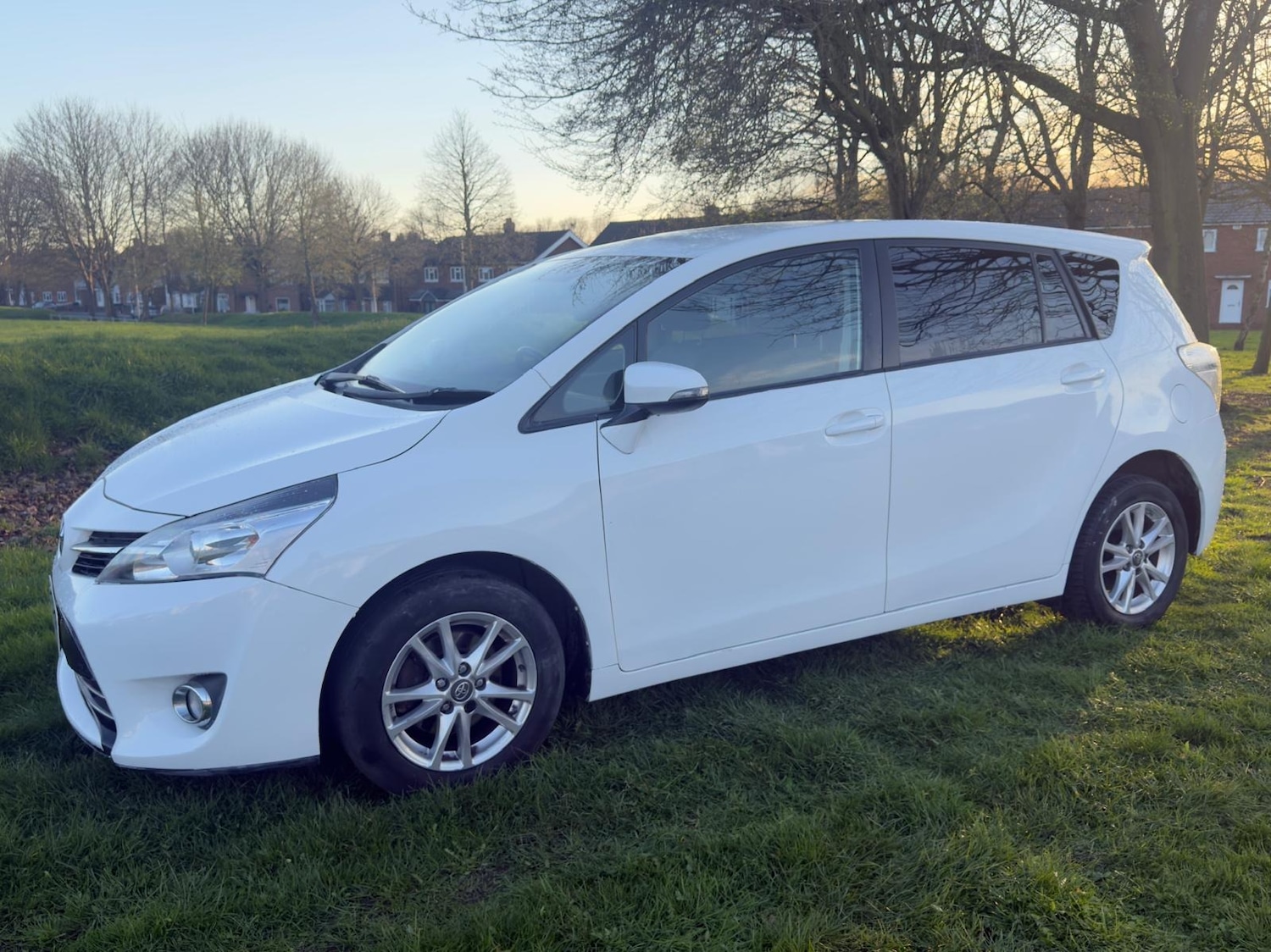 Used Toyota Verso 2014 for sale - 77332361: Photo 3