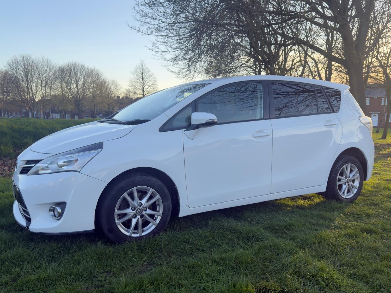 Used Toyota Verso 2014 for sale - 77332361: Photo 4