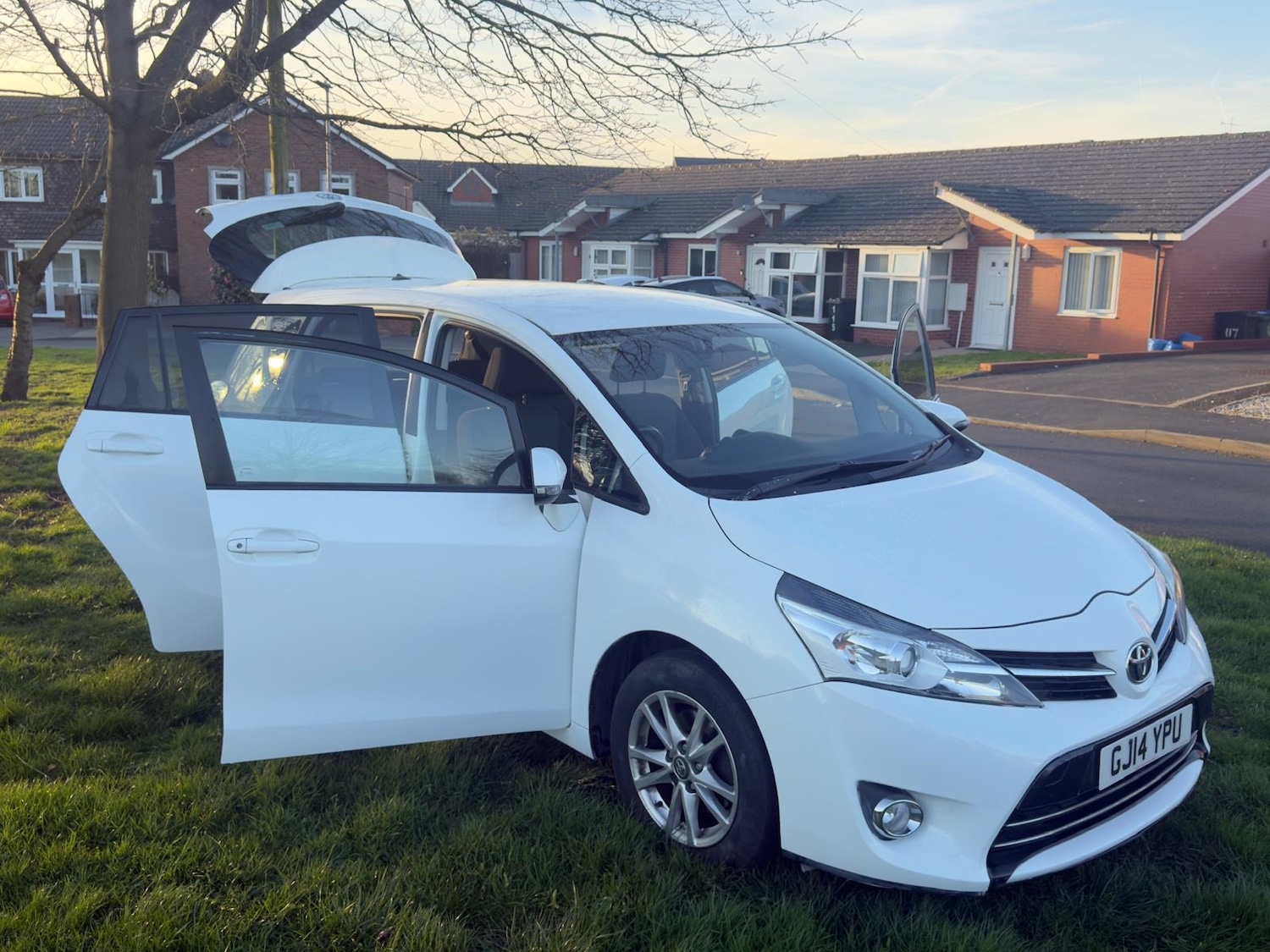 Used Toyota Verso 2014 for sale - 77332361: Photo 8