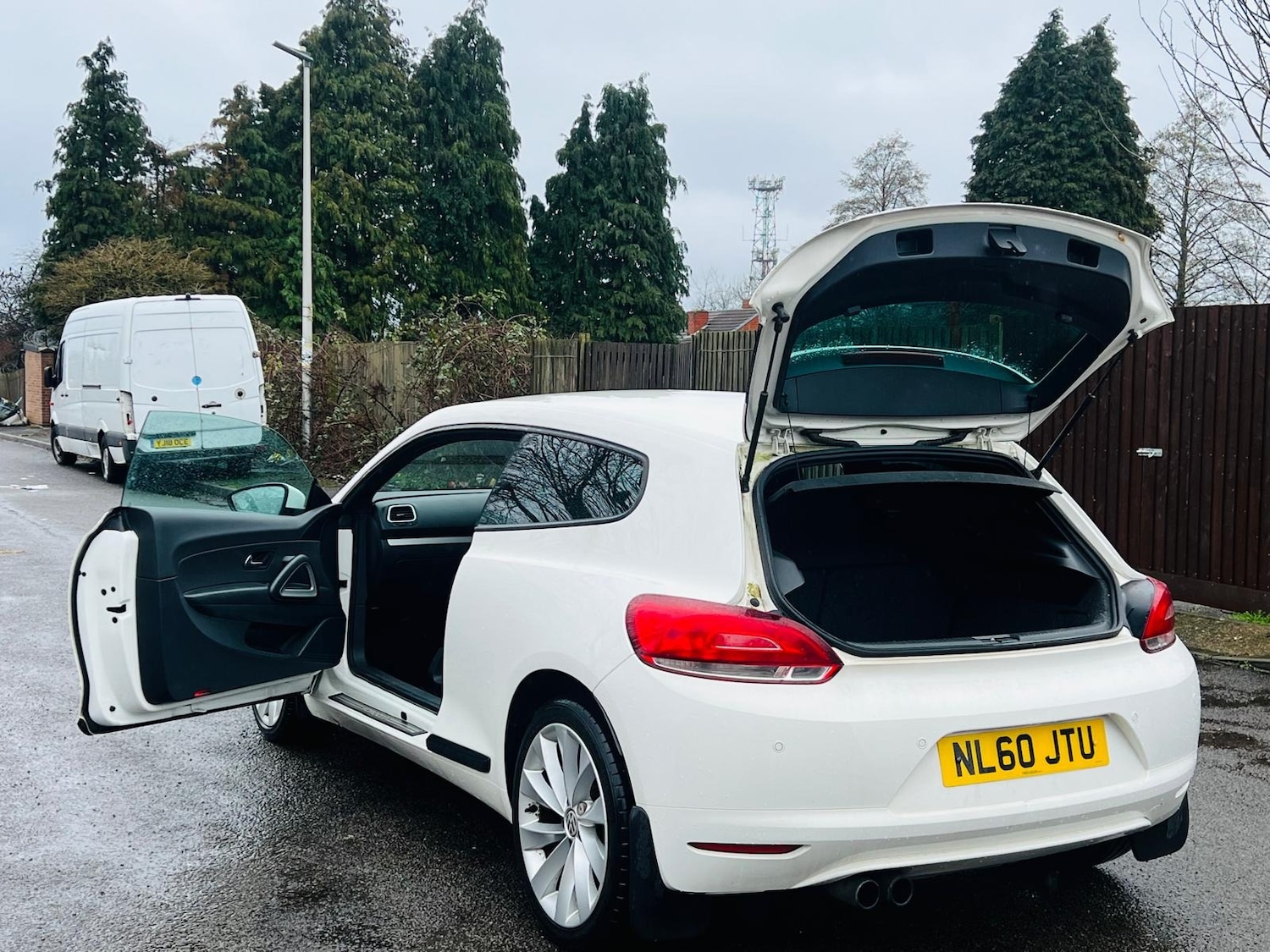 Used Volkswagen Scirocco 2010 for sale - 77550792: Photo 21