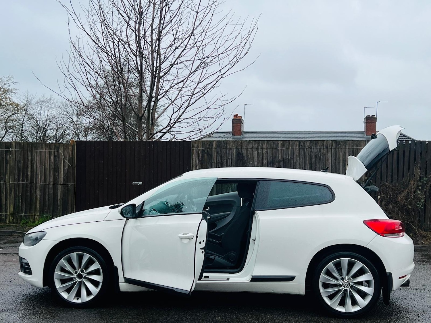 Used Volkswagen Scirocco 2010 for sale - 77550792: Photo 22