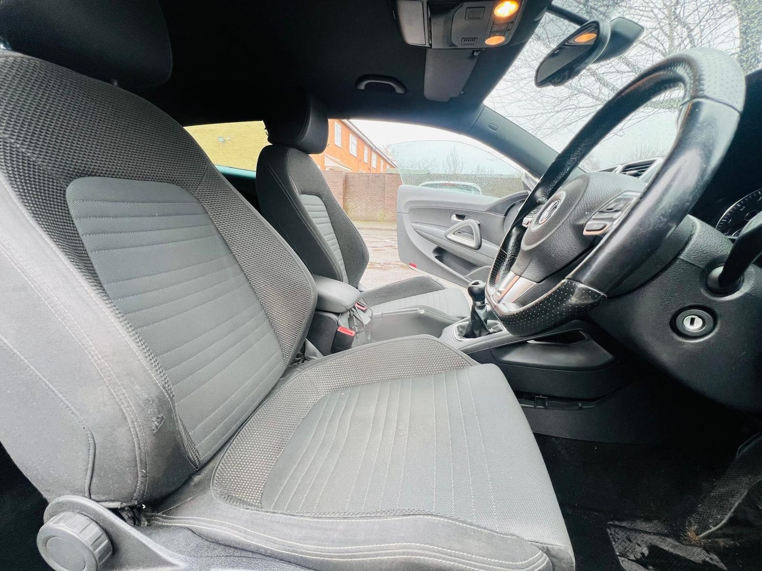 Used Volkswagen Scirocco 2010 for sale - 77550792: Photo 27