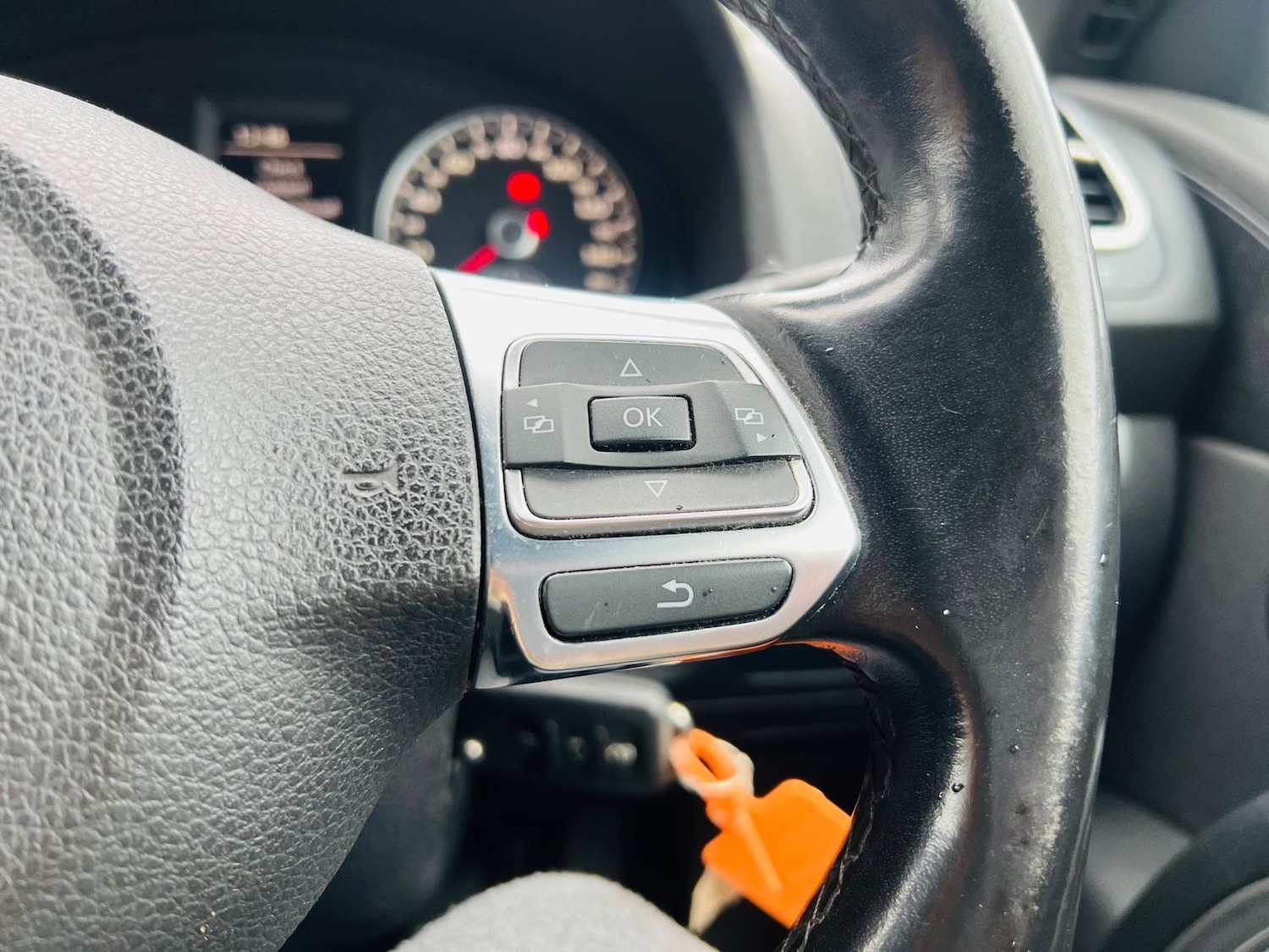 Used Volkswagen Scirocco 2010 for sale - 77550792: Photo 41