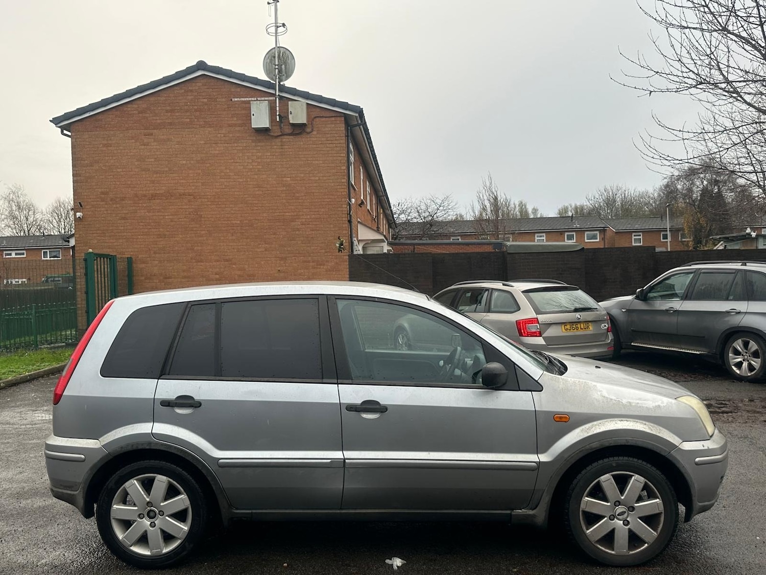 Used Ford Fusion 2004 for sale - 76772296: Photo 10