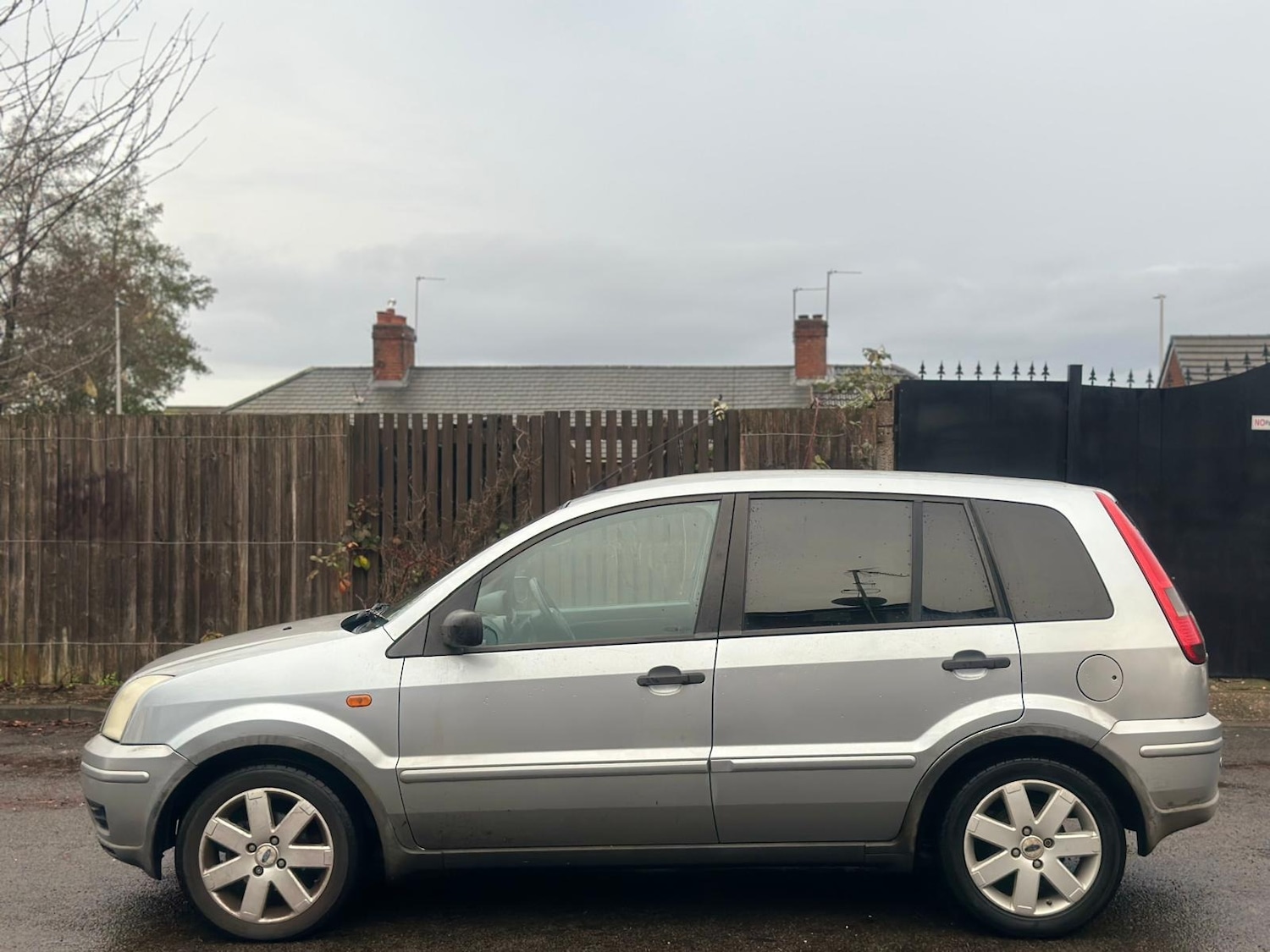 Used Ford Fusion 2004 for sale - 76772296: Photo 16