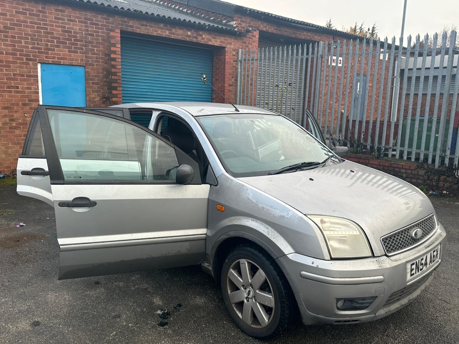 Used Ford Fusion 2004 for sale - 76772296: Photo 26