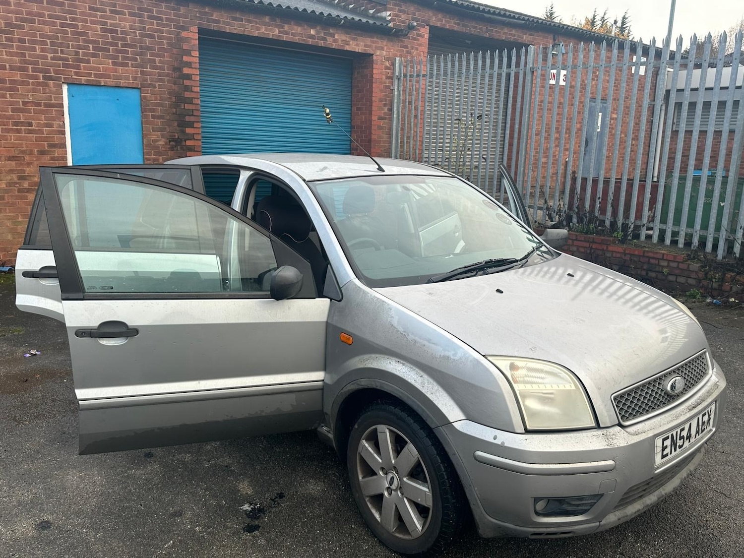 Used Ford Fusion 2004 for sale - 76772296: Photo 27