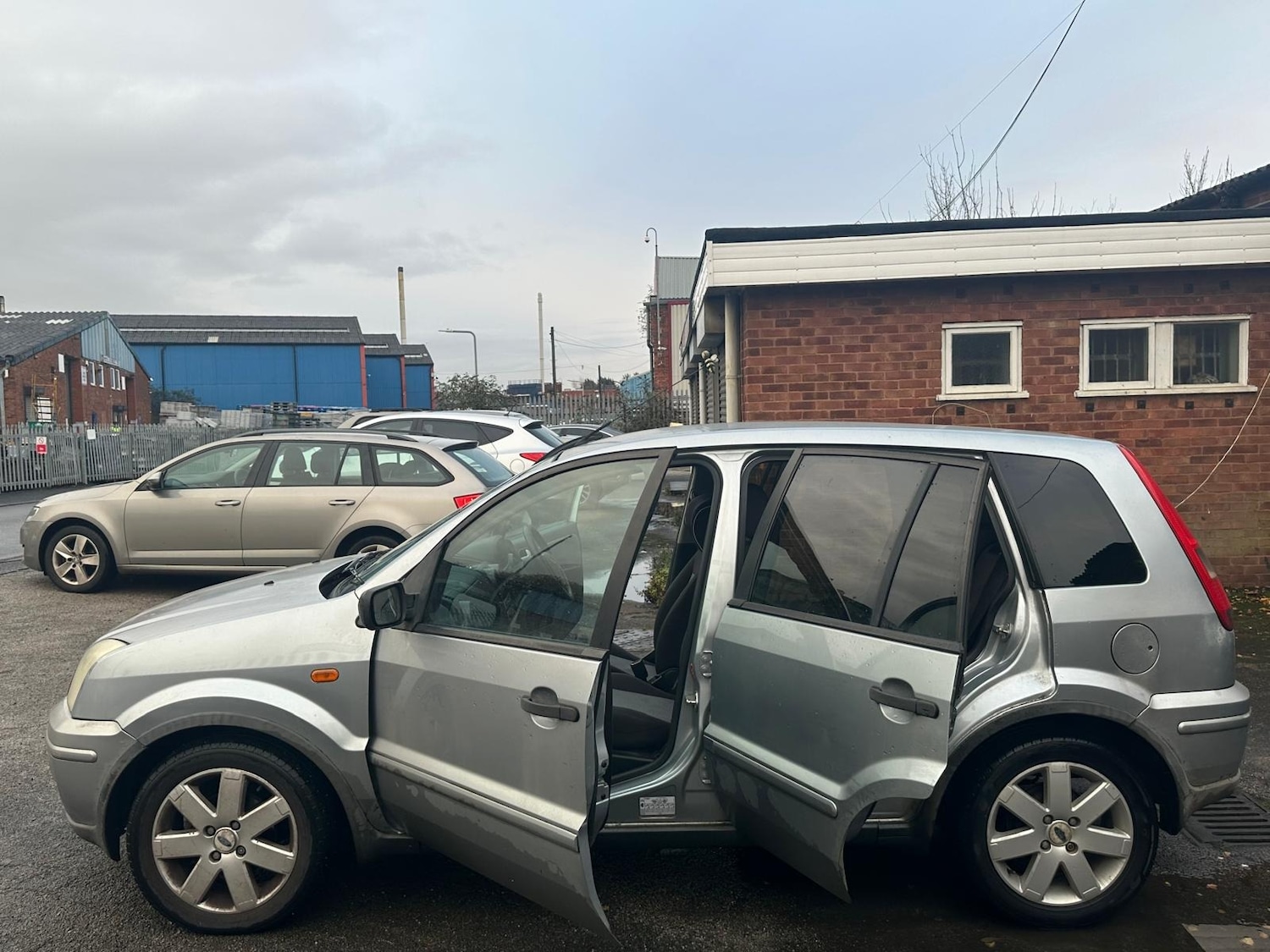 Used Ford Fusion 2004 for sale - 76772296: Photo 28