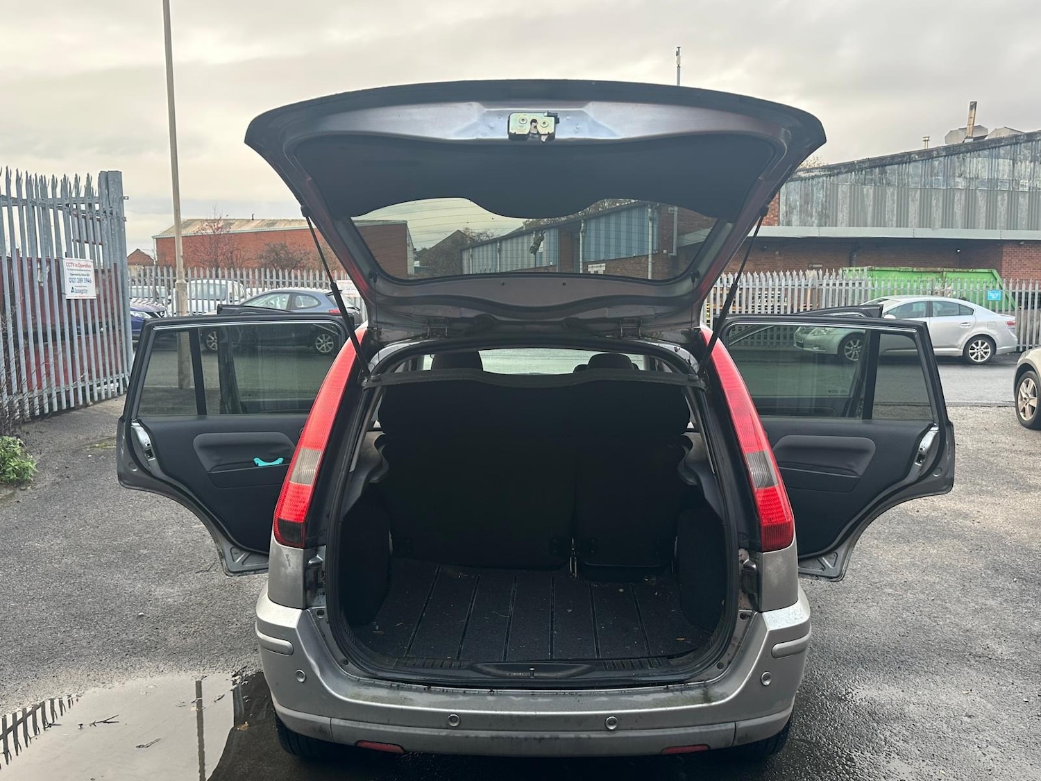 Used Ford Fusion 2004 for sale - 76772296: Photo 30