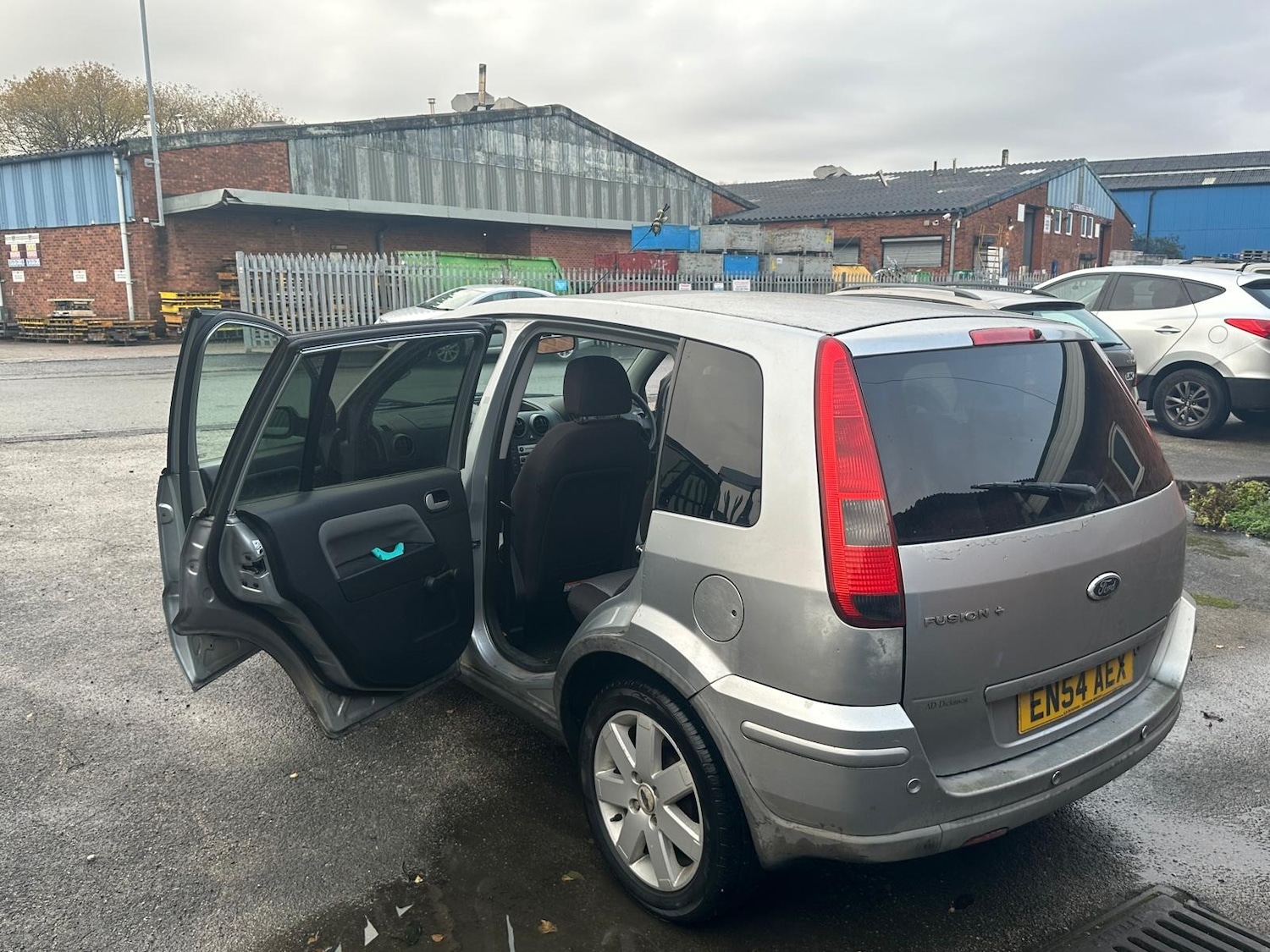 Used Ford Fusion 2004 for sale - 76772296: Photo 32