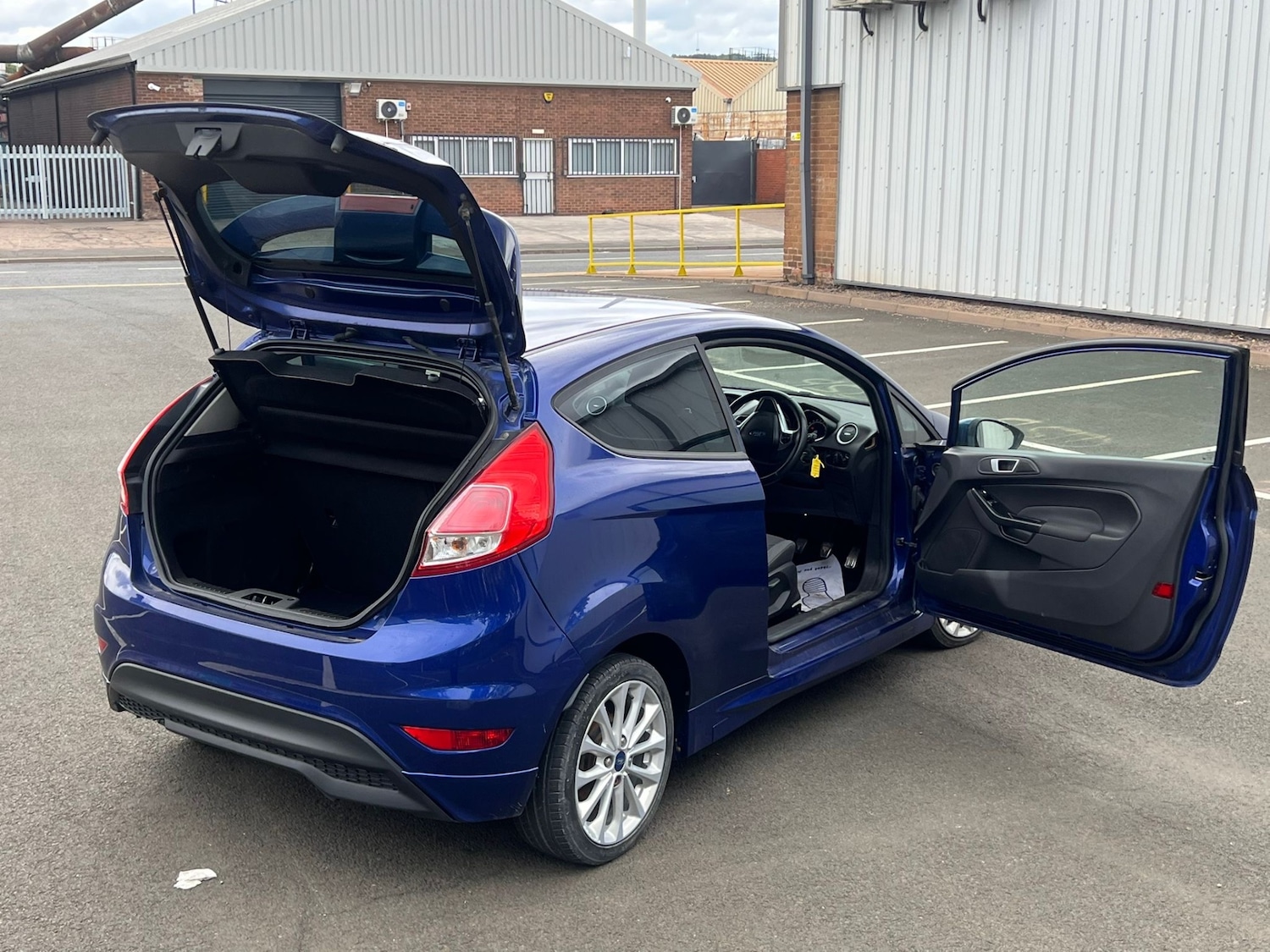 Used Ford Fiesta 2014 for sale - 76165115: Photo 3