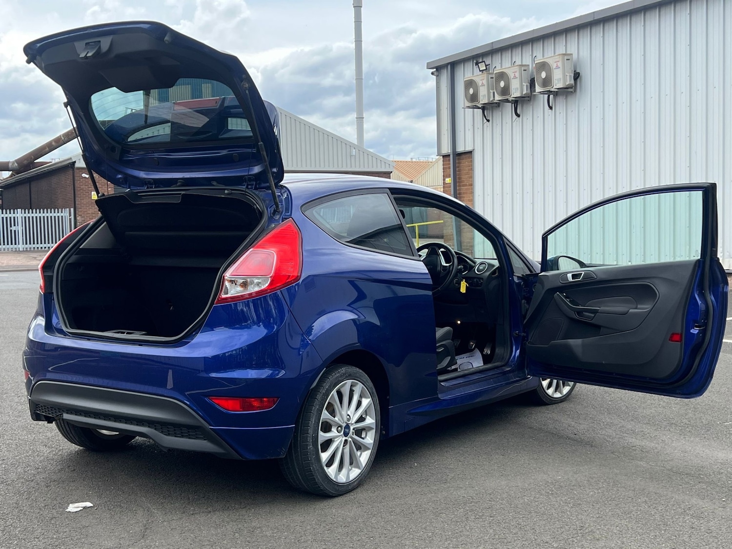 Used Ford Fiesta 2014 for sale - 76165115: Photo 4