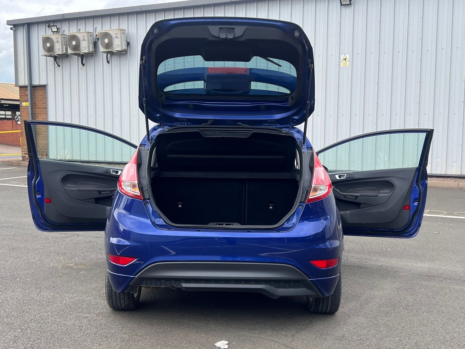Used Ford Fiesta 2014 for sale - 76165115: Photo 8