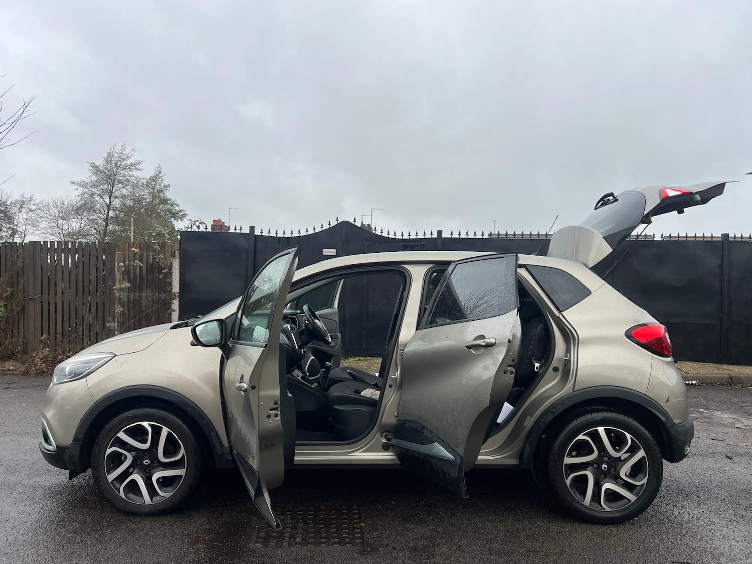 Used Renault Captur 2016 for sale - 76634349: Photo 22