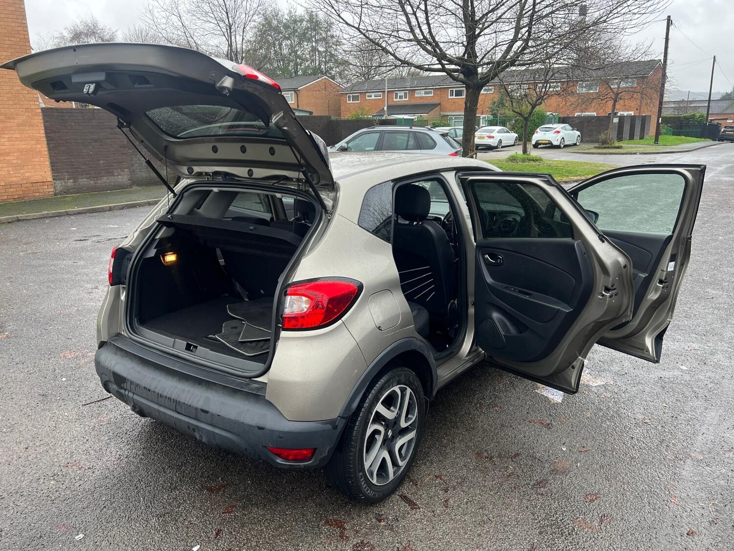 Used Renault Captur 2016 for sale - 76634349: Photo 28