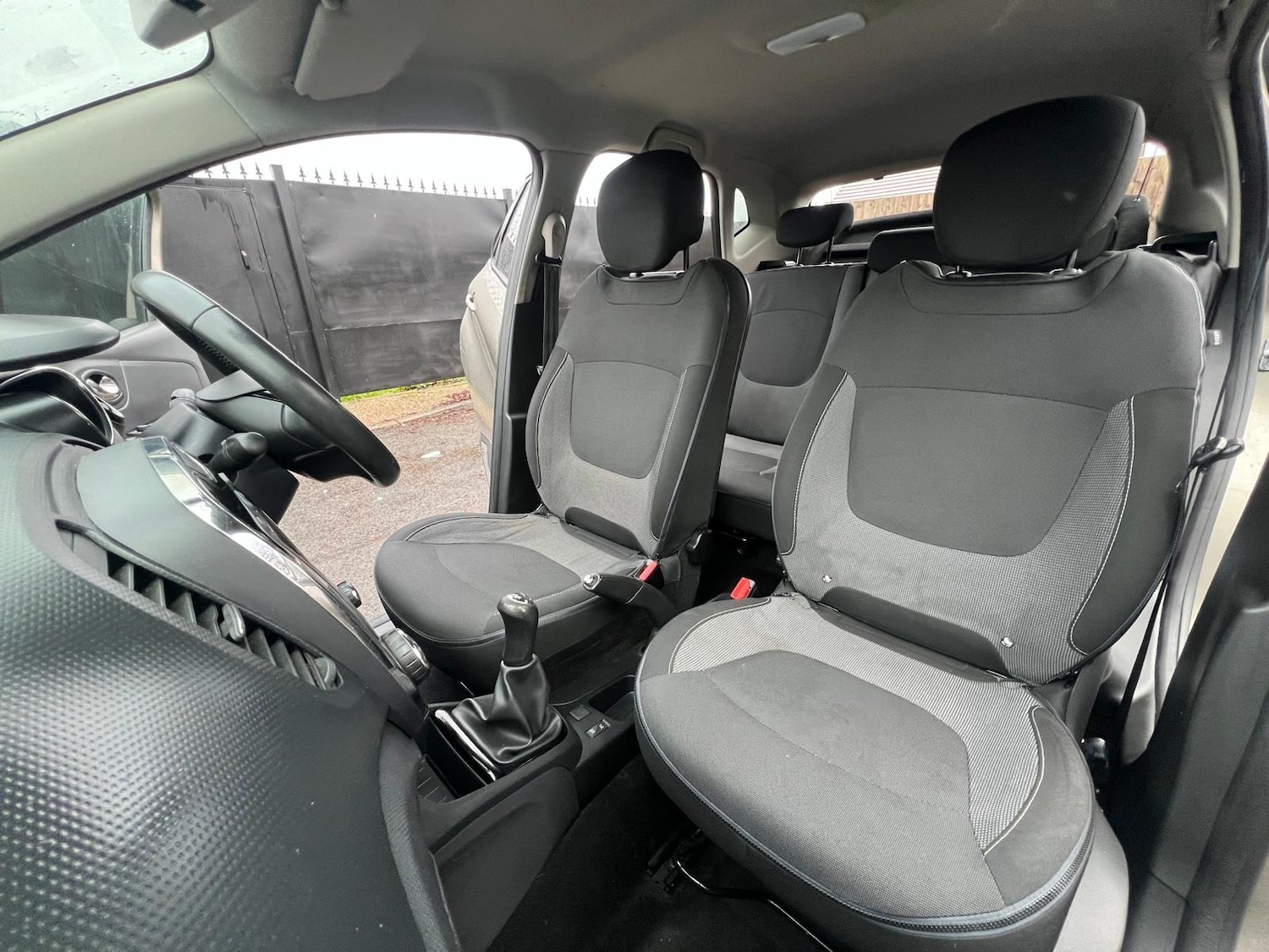 Used Renault Captur 2016 for sale - 76634349: Photo 32