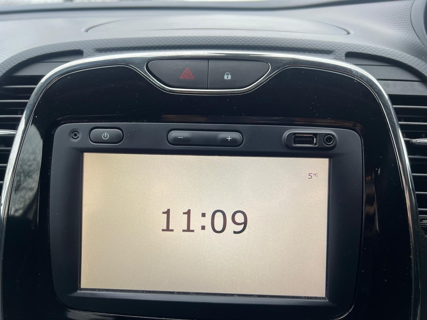 Used Renault Captur 2016 for sale - 76634349: Photo 41