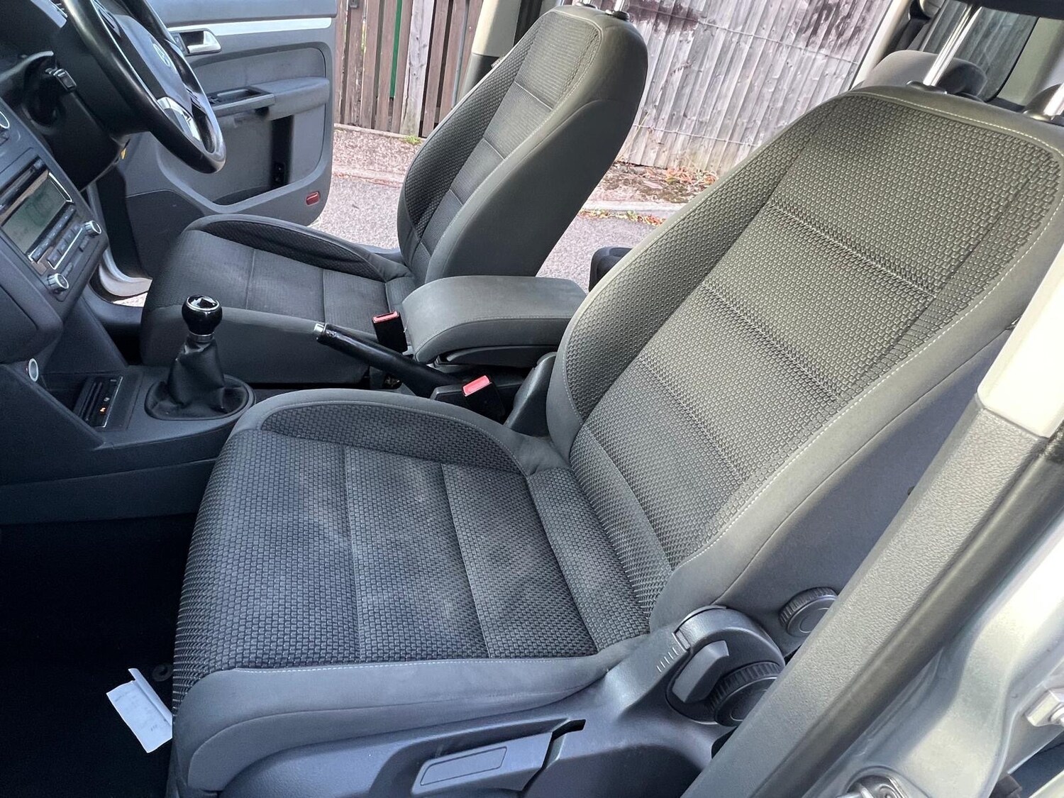 Used Volkswagen Touran 2011 for sale - 76176036: Photo 10