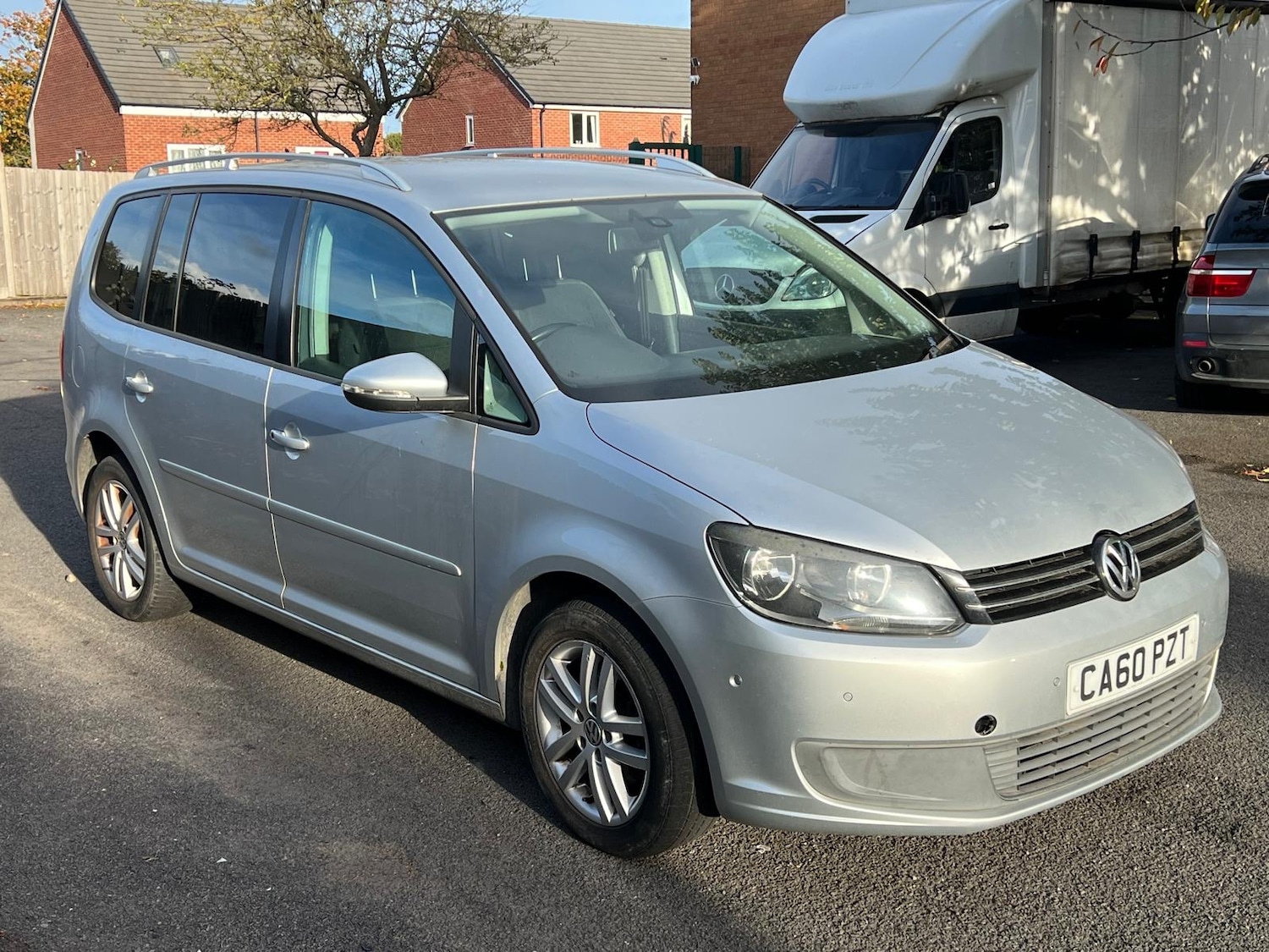 Used Volkswagen Touran 2011 for sale - 76176036: Photo 2