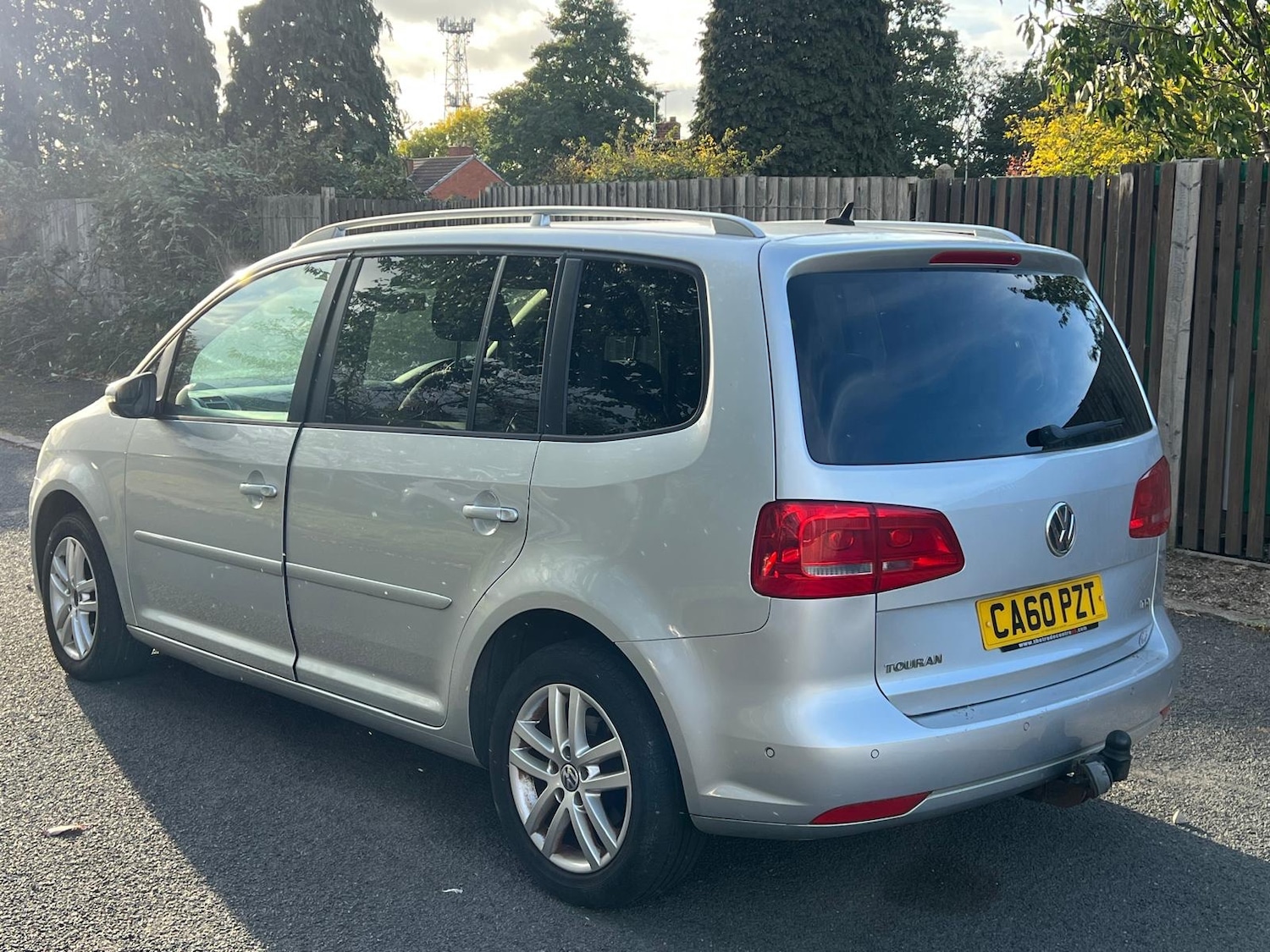 Used Volkswagen Touran 2011 for sale - 76176036: Photo 6
