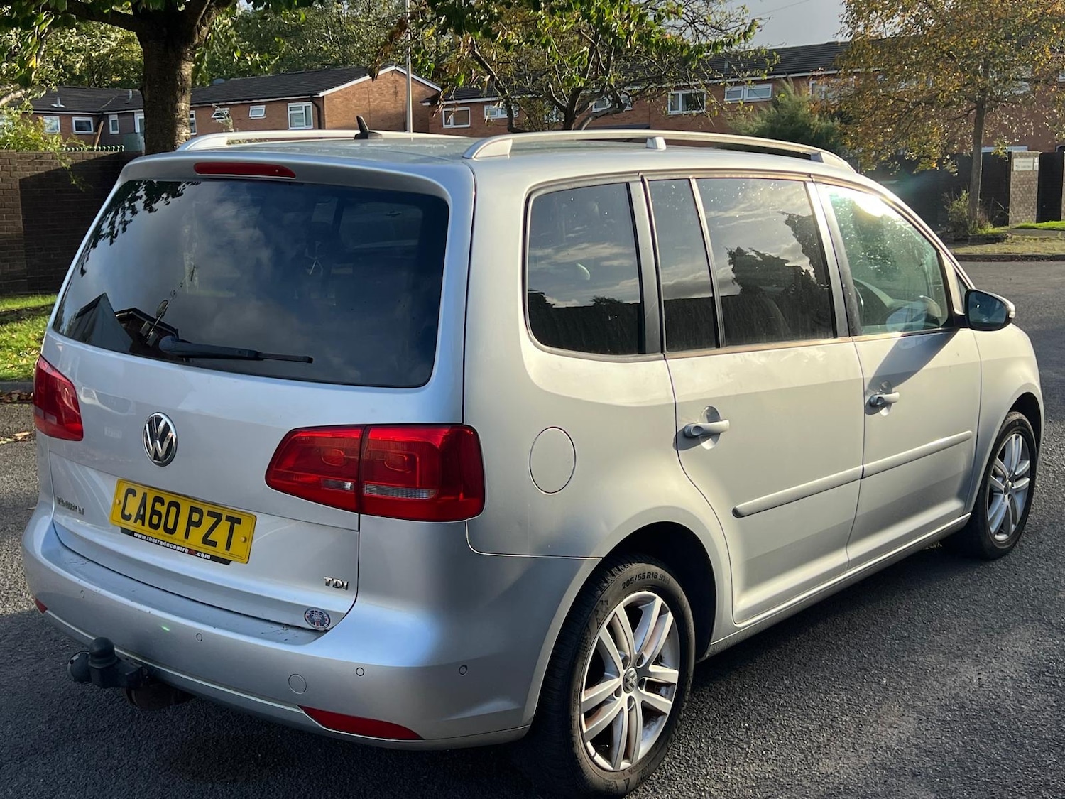 Used Volkswagen Touran 2011 for sale - 76176036: Photo 9