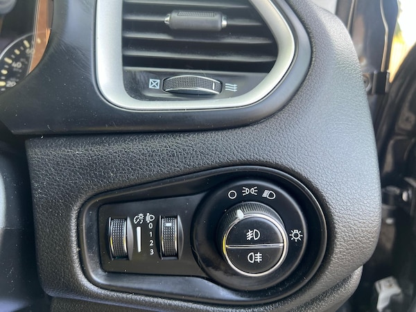 Used Jeep Renegade 2016 for sale - 76176037: Photo 38