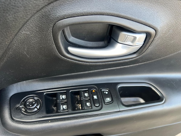 Used Jeep Renegade 2016 for sale - 76176037: Photo 40