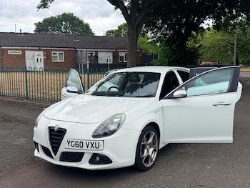 Used Alfa Romeo Giulietta 2010 for sale - 79349648: Photo