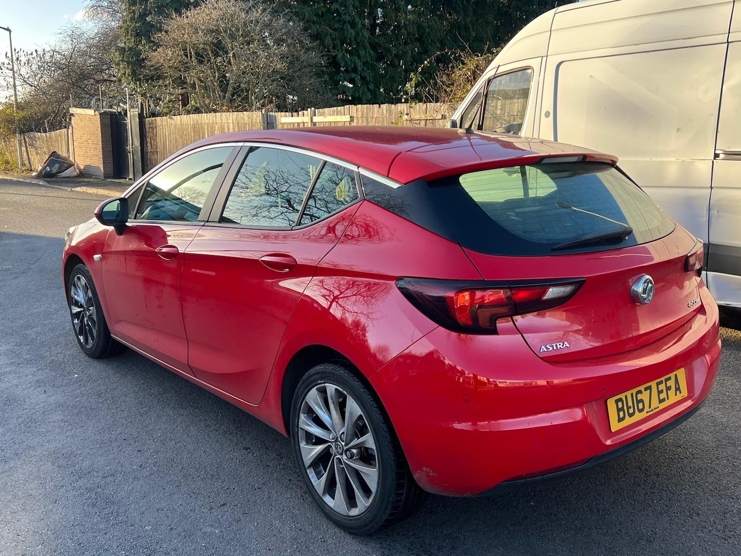 Used Vauxhall Astra 2017 for sale - 76690077: Photo 2